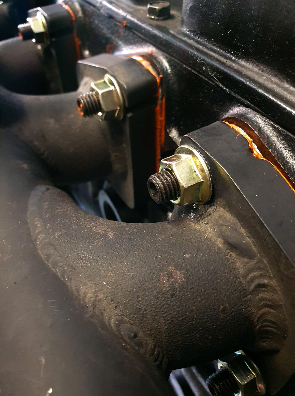 TD42 Exhaust Manifold Stud & Gasket Kit
